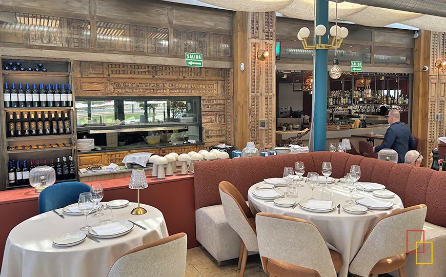Sala principal del restaurante Tinglado en Boadilla del Monte