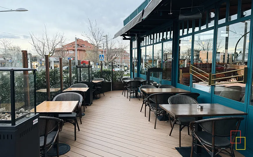 Terraza exterior de Tinglado Restaurante & Club en Boadilla del Monte