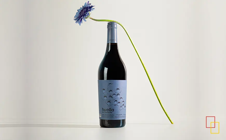 Botella de vino tinto Huella de Garnacha de Vegamar Bodegas