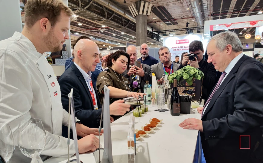 Visita de Jordi Hereu al stand de Saborea España en Madrid Fusión 2026