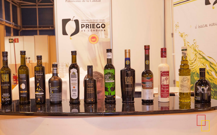 Expositor aceites en Priego de Córdoba